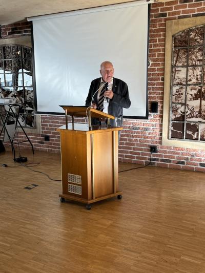 Festrede des ehemaligen langjährigen Geschäftsführers Jürgen Schmidt Festrede des ehemaligen langjährigen Geschäftsführers Jürgen Schmidt